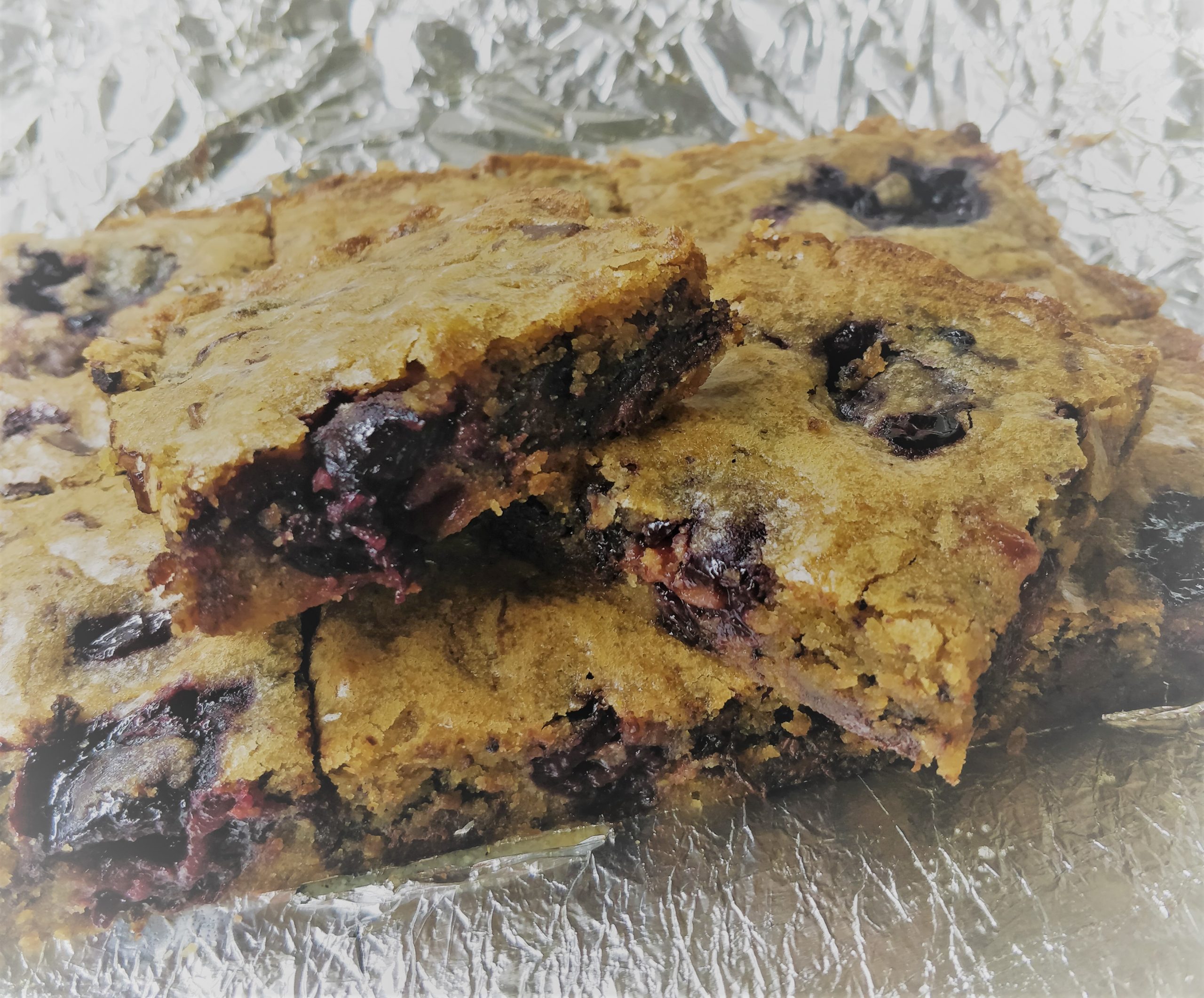 CHERRY AND CHOCOLATE BLONDIES – SUPER EASY