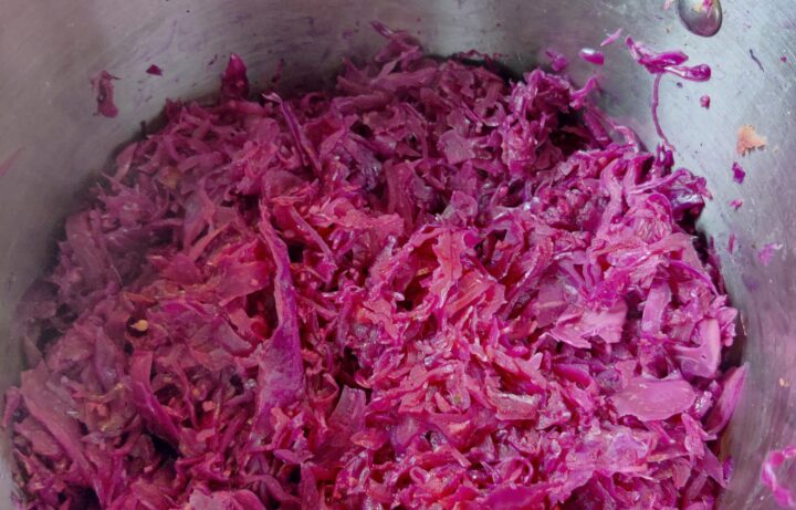 Cooking red cabbage